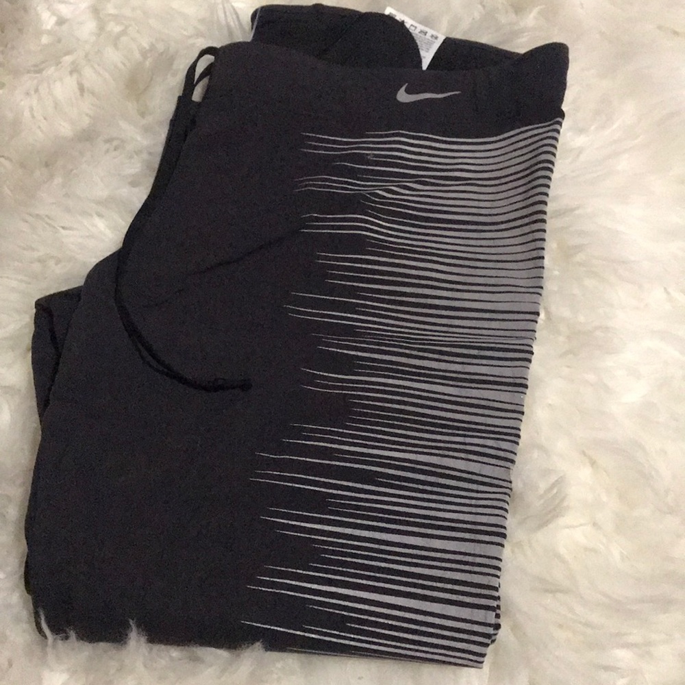 Nike Reflective Legging - Picture 2 of 2